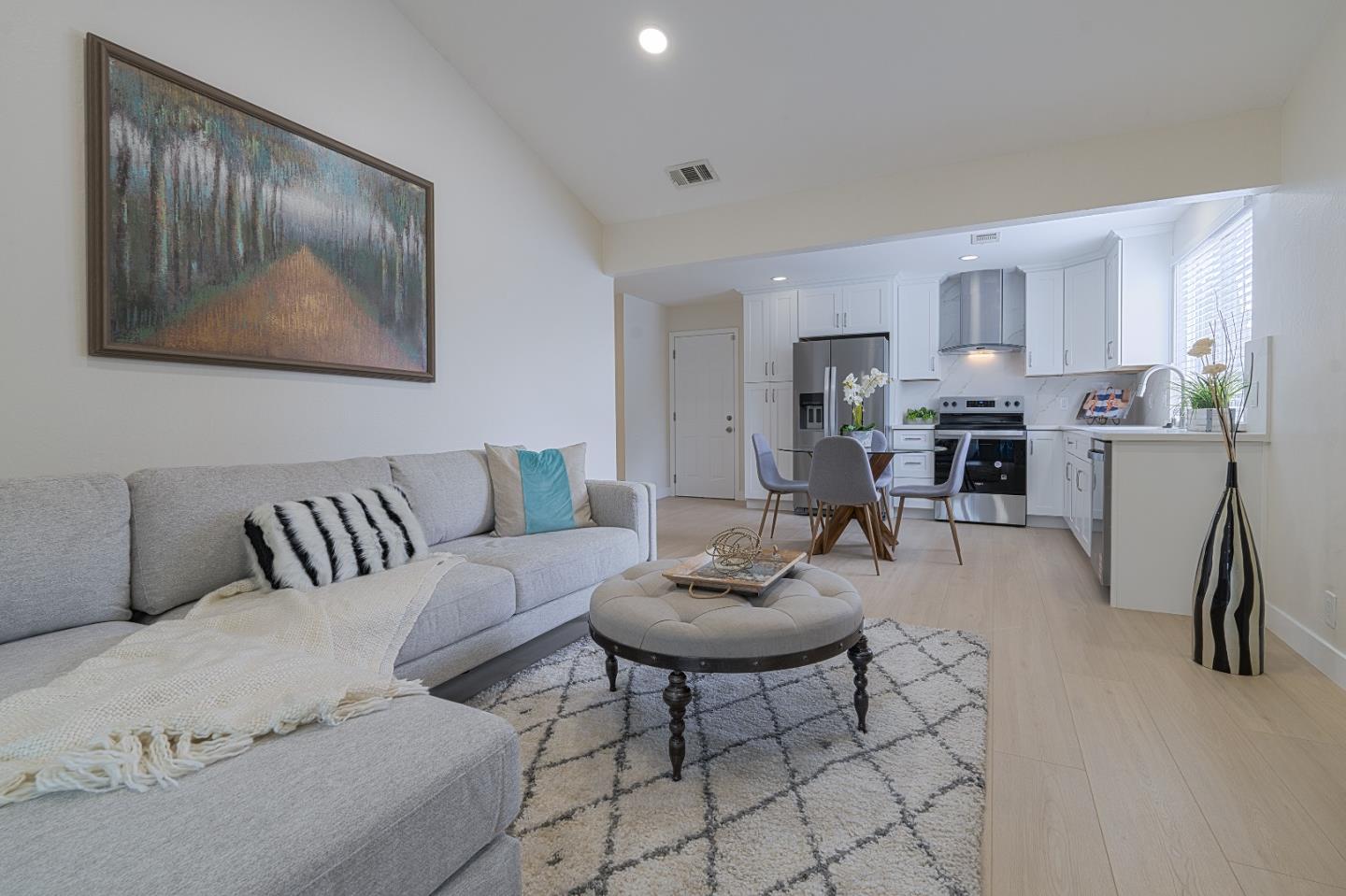 Detail Gallery Image 11 of 28 For 1337 Guerrero Ct, Milpitas,  CA 95035 - 3 Beds | 2 Baths