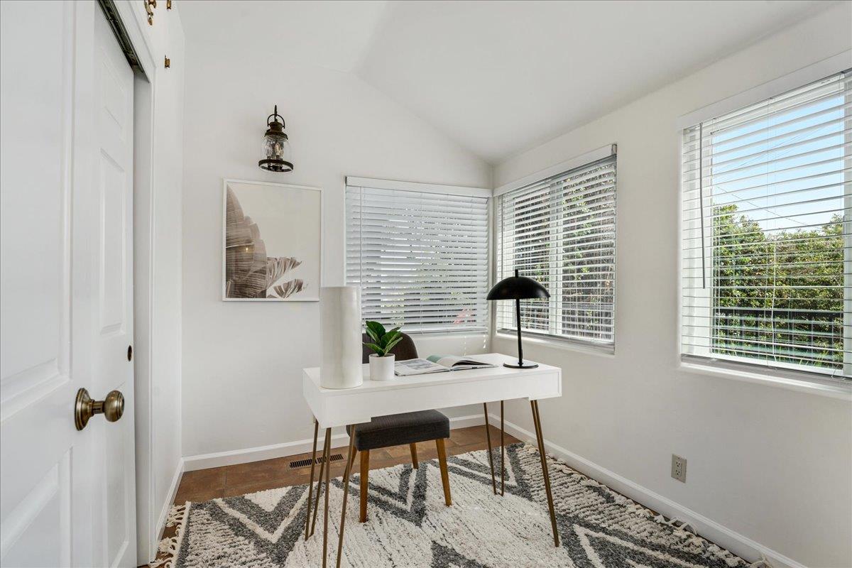 Detail Gallery Image 11 of 49 For 22011 E Cliff Dr, Santa Cruz,  CA 95062 - 3 Beds | 3 Baths