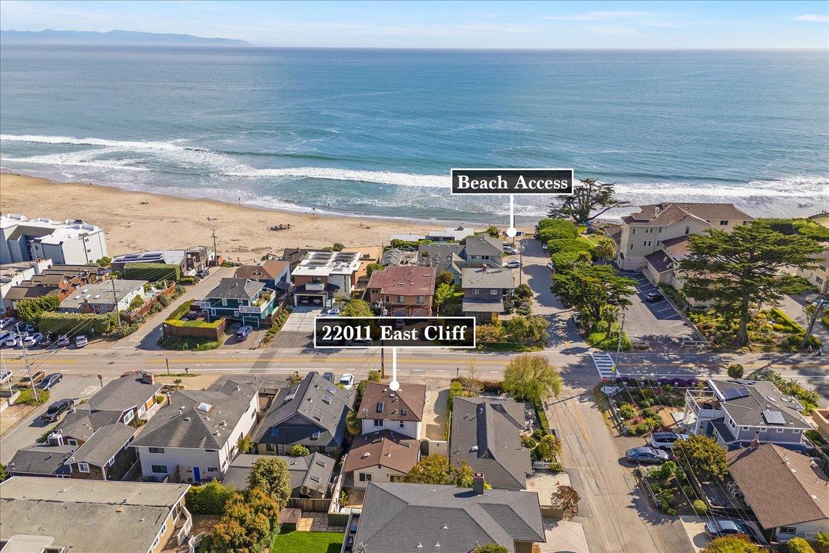Detail Gallery Image 2 of 49 For 22011 E Cliff Dr, Santa Cruz,  CA 95062 - 3 Beds | 3 Baths