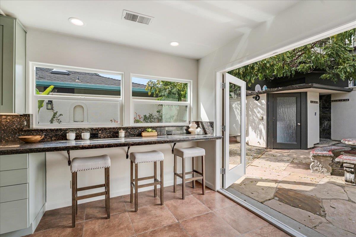 Detail Gallery Image 20 of 49 For 22011 E Cliff Dr, Santa Cruz,  CA 95062 - 3 Beds | 3 Baths