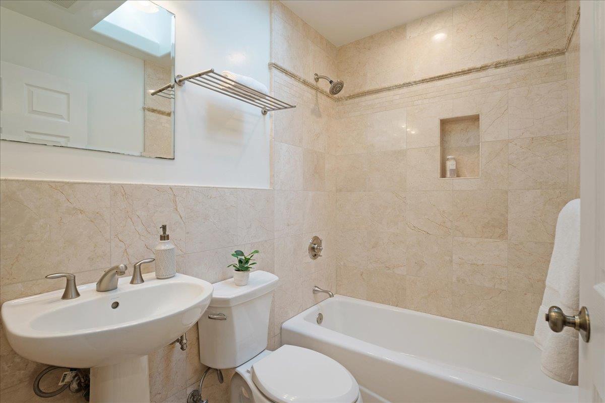 Detail Gallery Image 22 of 49 For 22011 E Cliff Dr, Santa Cruz,  CA 95062 - 3 Beds | 3 Baths