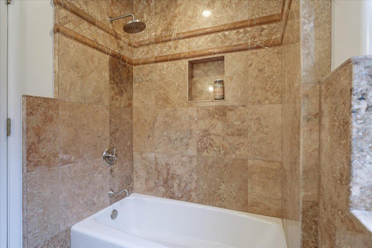Detail Gallery Image 24 of 49 For 22011 E Cliff Dr, Santa Cruz,  CA 95062 - 3 Beds | 3 Baths