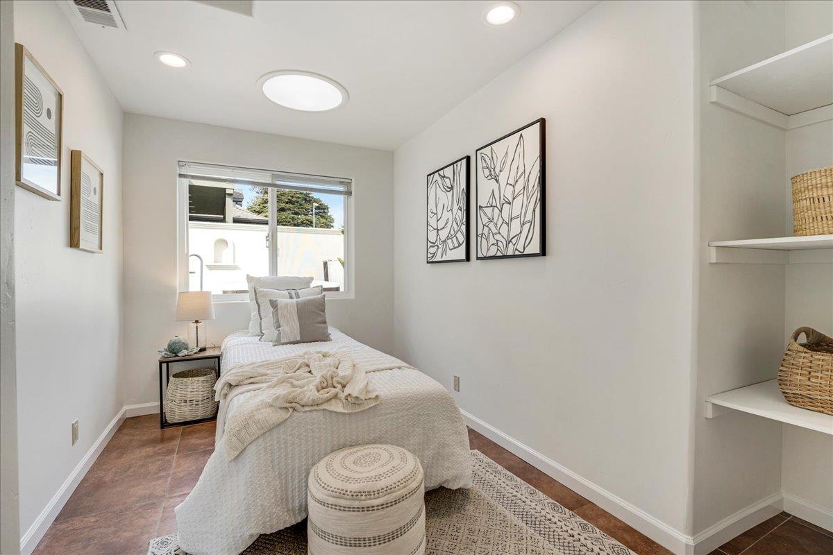 Detail Gallery Image 25 of 49 For 22011 E Cliff Dr, Santa Cruz,  CA 95062 - 3 Beds | 3 Baths