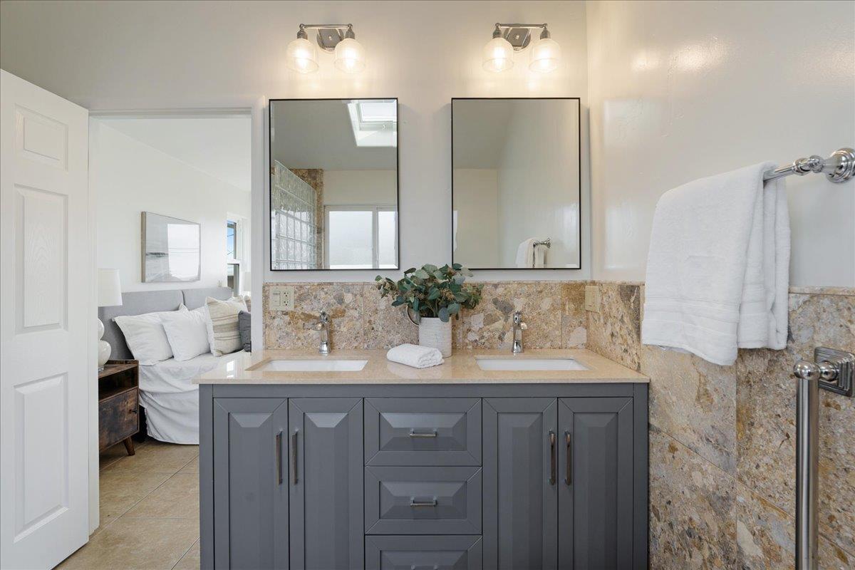 Detail Gallery Image 31 of 49 For 22011 E Cliff Dr, Santa Cruz,  CA 95062 - 3 Beds | 3 Baths