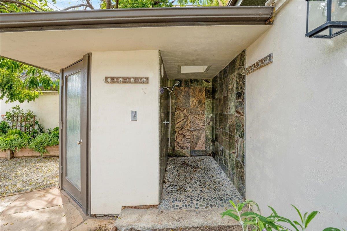 Detail Gallery Image 38 of 49 For 22011 E Cliff Dr, Santa Cruz,  CA 95062 - 3 Beds | 3 Baths
