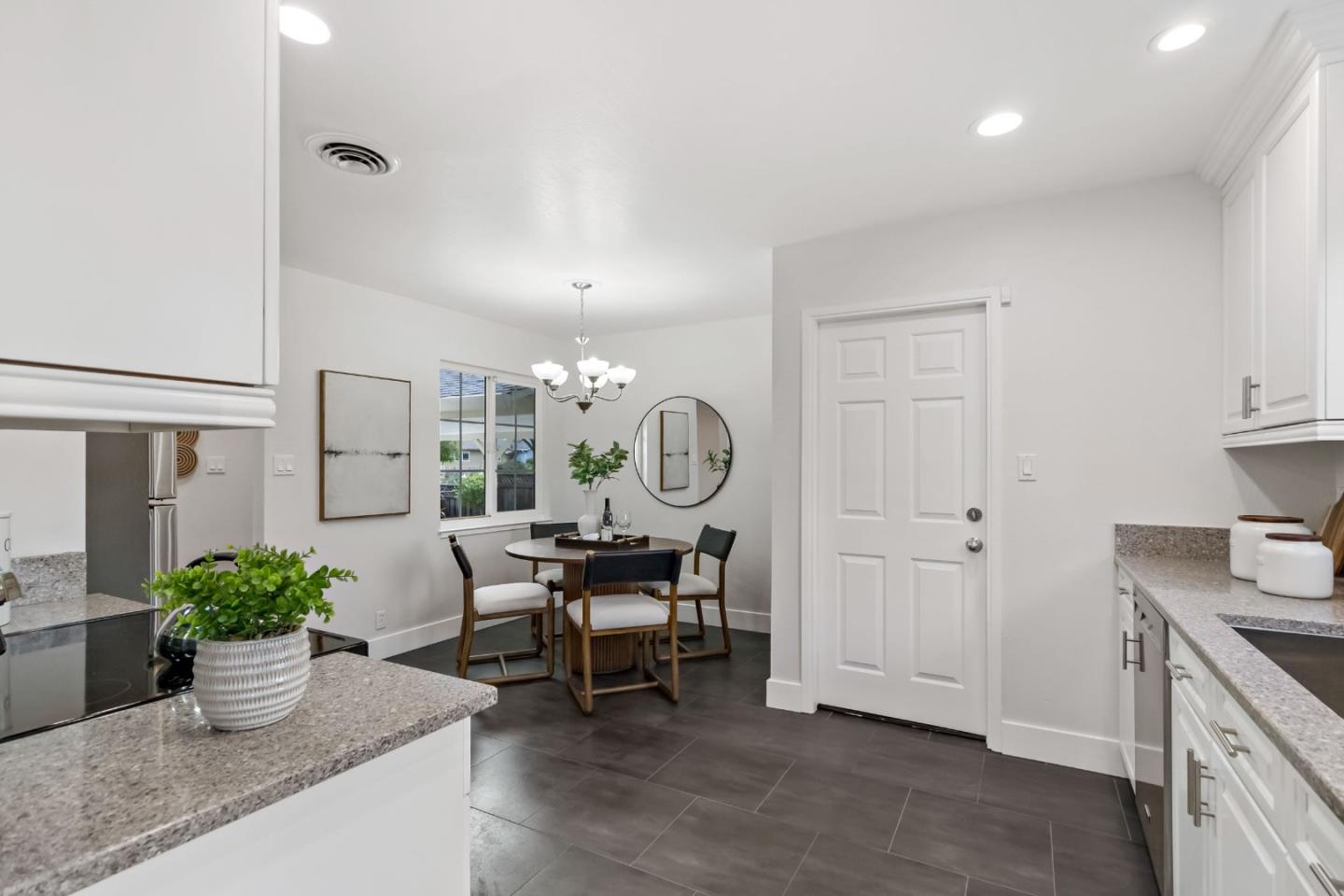 Detail Gallery Image 13 of 41 For 907 Redbird Dr, San Jose,  CA 95125 - 3 Beds | 2 Baths