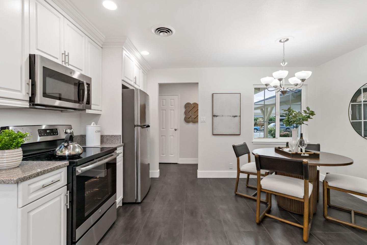 Detail Gallery Image 8 of 41 For 907 Redbird Dr, San Jose,  CA 95125 - 3 Beds | 2 Baths