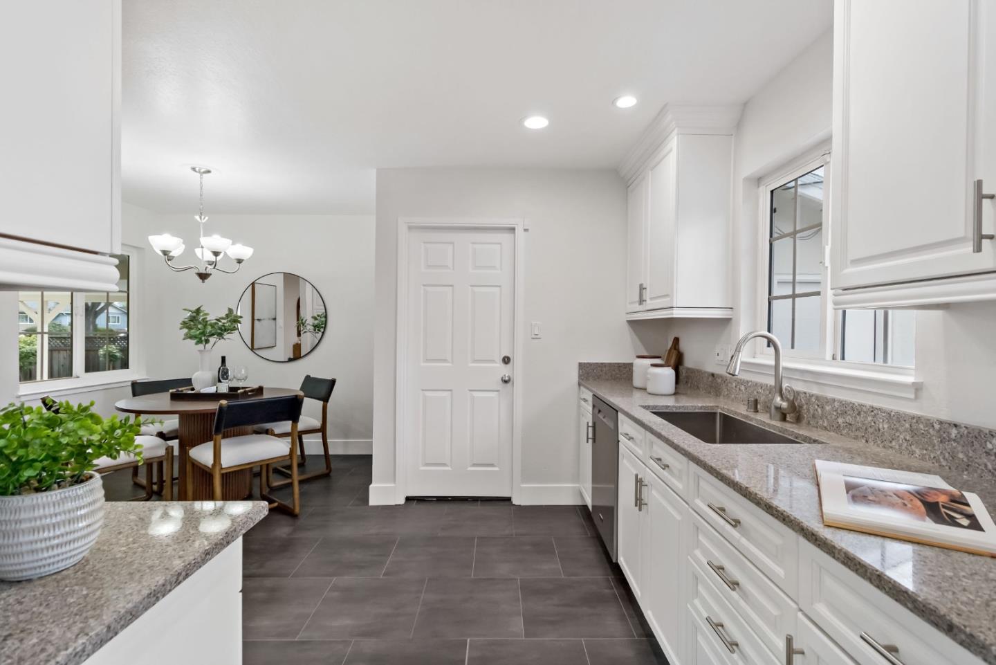 Detail Gallery Image 9 of 41 For 907 Redbird Dr, San Jose,  CA 95125 - 3 Beds | 2 Baths