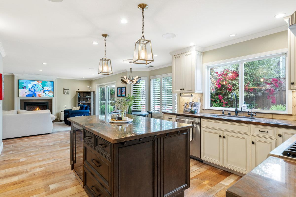 Detail Gallery Image 22 of 83 For 602 Harbor Colony Ct, Redwood City,  CA 94065 - 5 Beds | 3 Baths