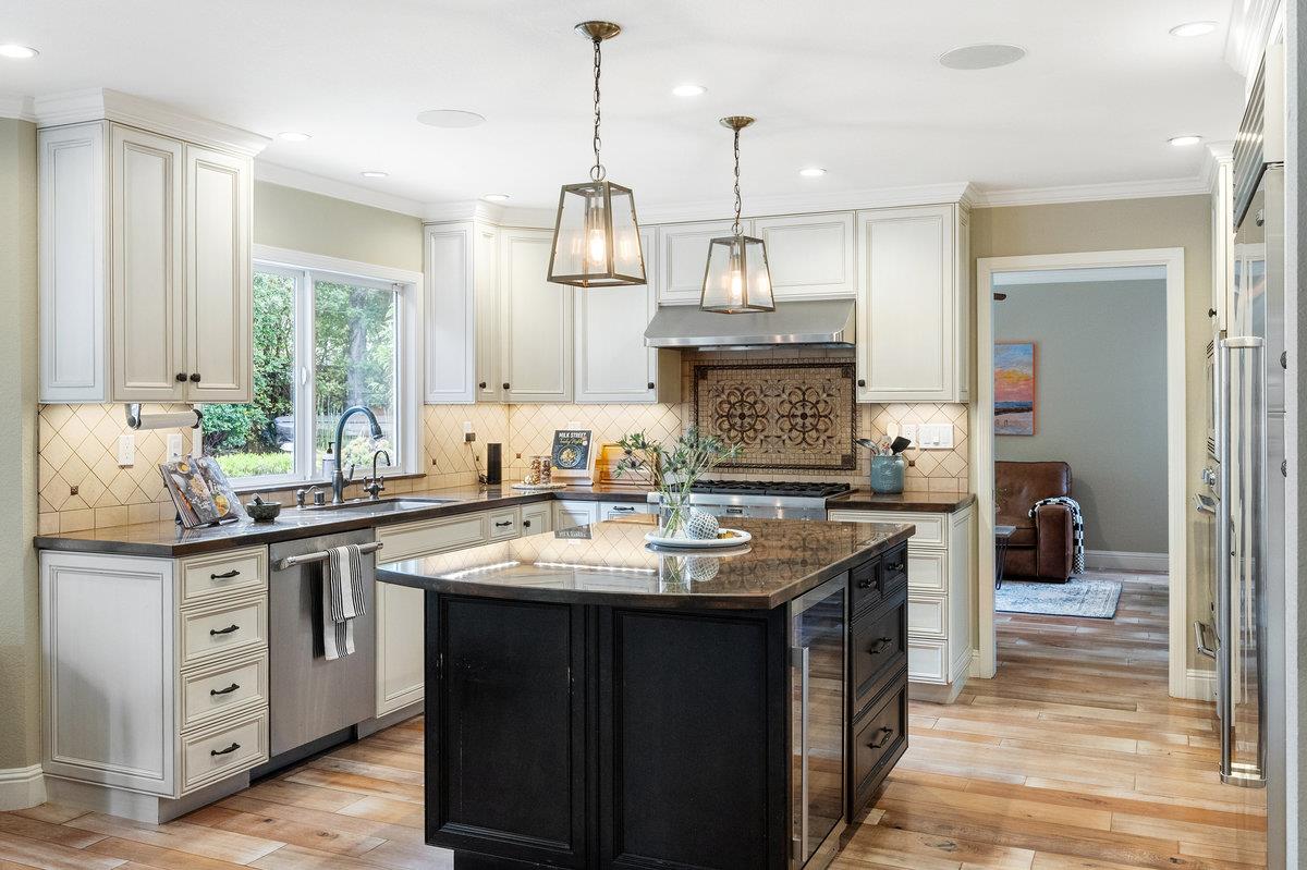 Detail Gallery Image 23 of 83 For 602 Harbor Colony Ct, Redwood City,  CA 94065 - 5 Beds | 3 Baths