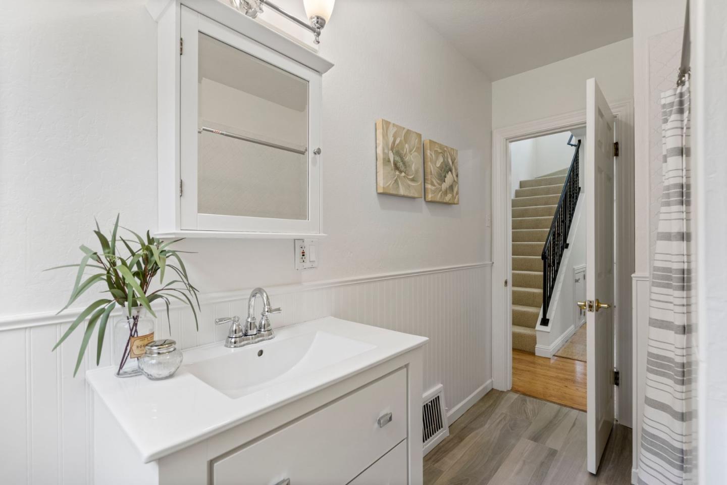 Detail Gallery Image 14 of 48 For 449 Grand St, Redwood City,  CA 94062 - 4 Beds | 3 Baths