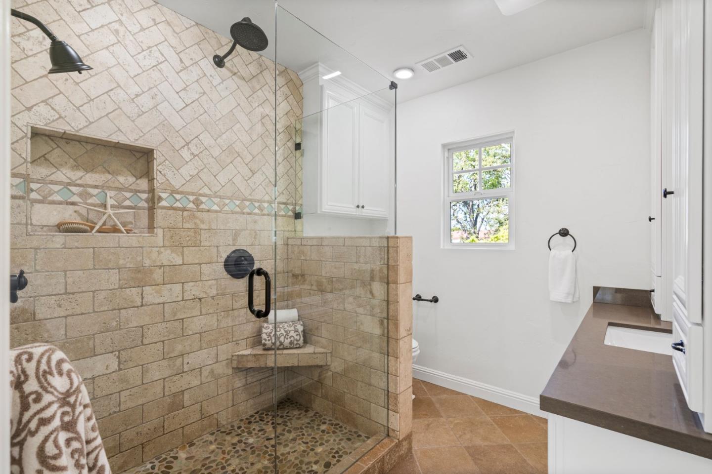 Detail Gallery Image 30 of 48 For 449 Grand St, Redwood City,  CA 94062 - 4 Beds | 3 Baths