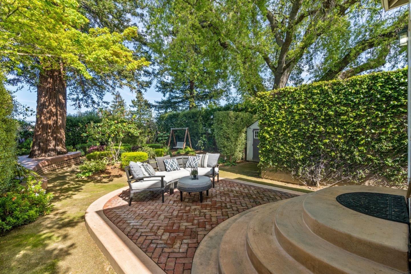 Detail Gallery Image 35 of 48 For 449 Grand St, Redwood City,  CA 94062 - 4 Beds | 3 Baths