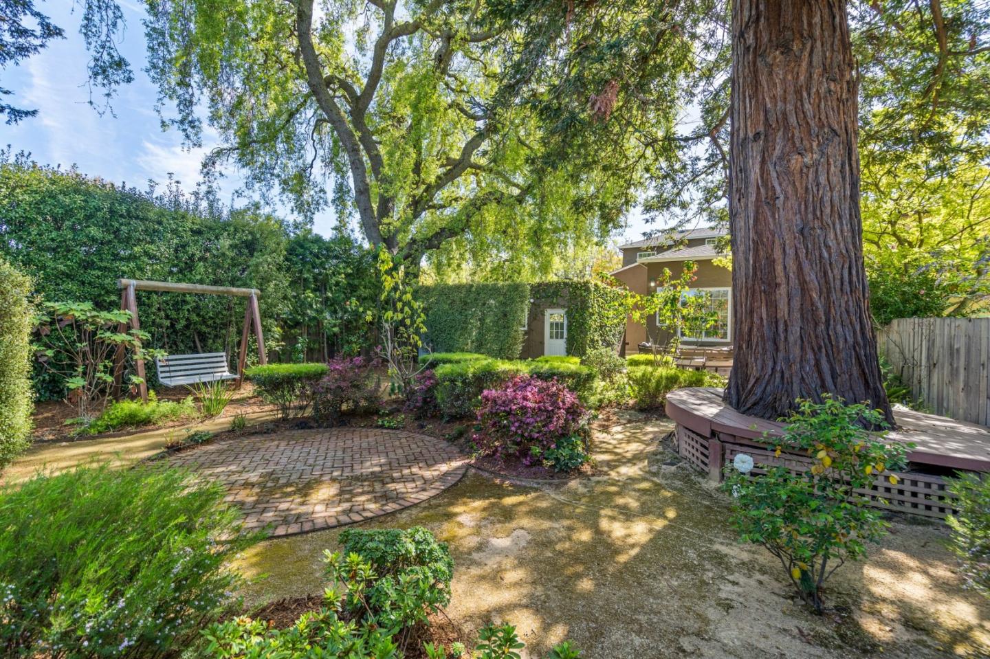 Detail Gallery Image 37 of 48 For 449 Grand St, Redwood City,  CA 94062 - 4 Beds | 3 Baths