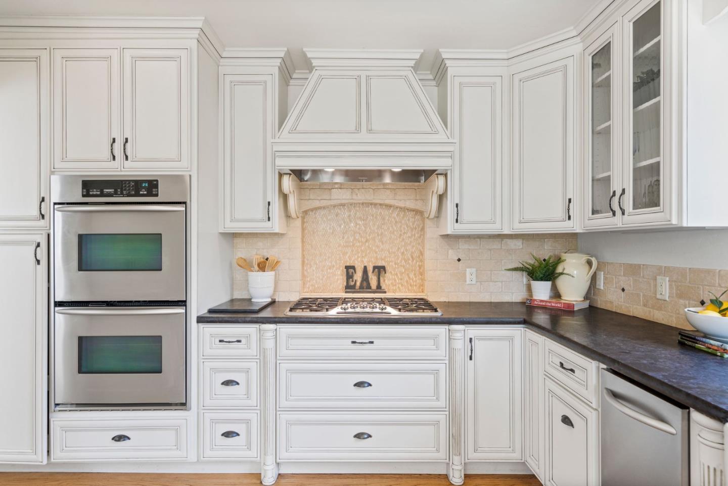 Detail Gallery Image 5 of 48 For 449 Grand St, Redwood City,  CA 94062 - 4 Beds | 3 Baths