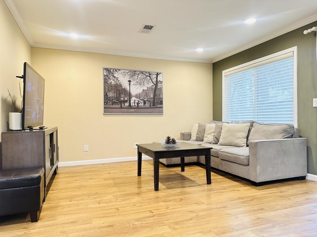 Detail Gallery Image 11 of 39 For 638 Rand St, San Mateo,  CA 94401 - 3 Beds | 2/1 Baths