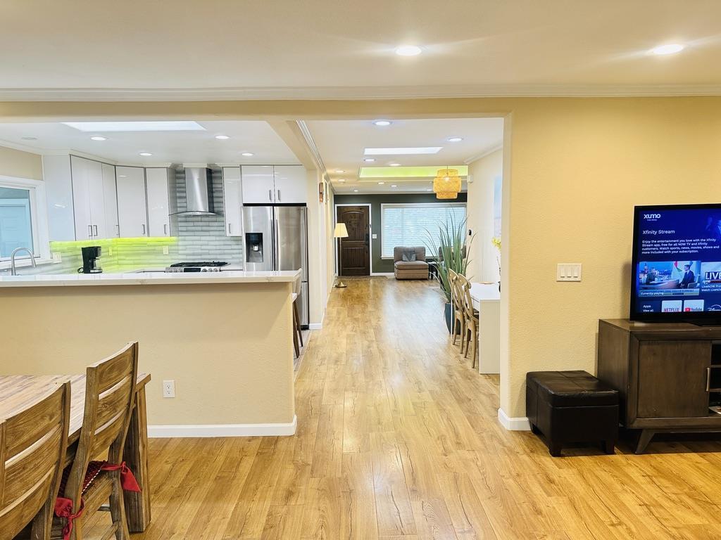 Detail Gallery Image 14 of 39 For 638 Rand St, San Mateo,  CA 94401 - 3 Beds | 2/1 Baths