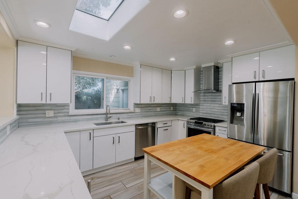 Detail Gallery Image 15 of 39 For 638 Rand St, San Mateo,  CA 94401 - 3 Beds | 2/1 Baths