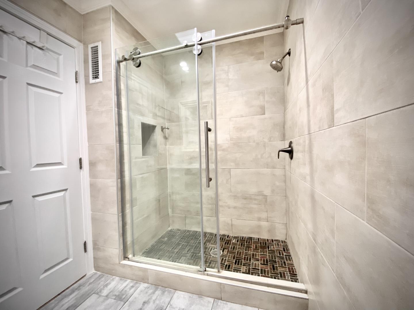 Detail Gallery Image 26 of 39 For 638 Rand St, San Mateo,  CA 94401 - 3 Beds | 2/1 Baths