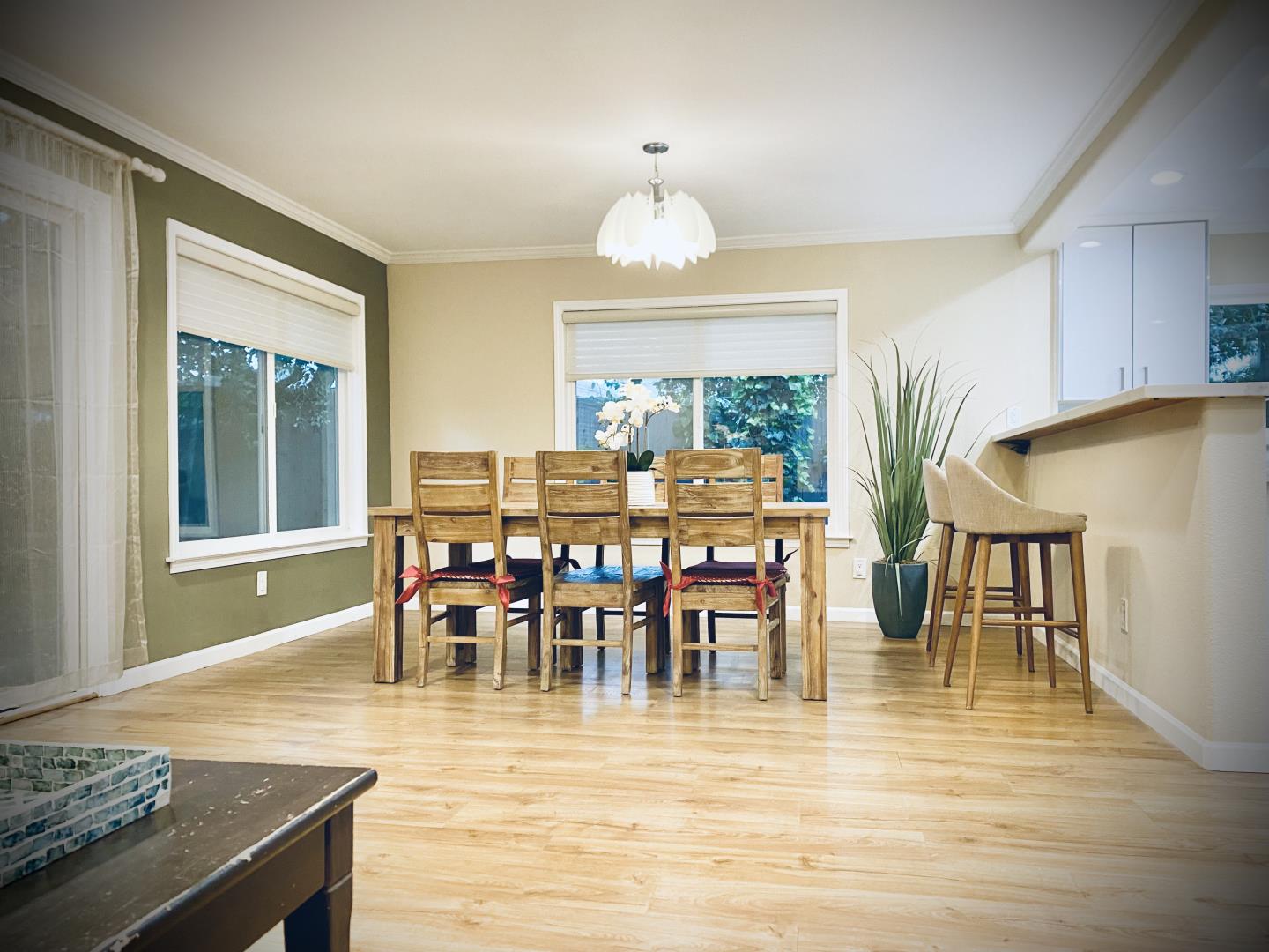 Detail Gallery Image 9 of 39 For 638 Rand St, San Mateo,  CA 94401 - 3 Beds | 2/1 Baths