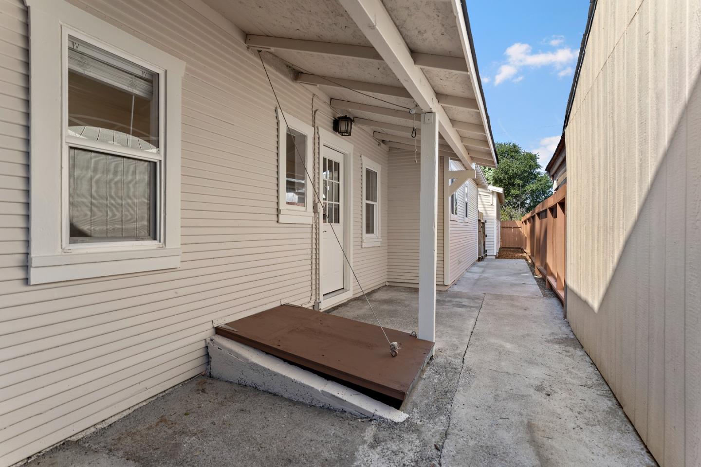 Detail Gallery Image 18 of 23 For 2173 Elliott St, San Jose,  CA 95128 - 4 Beds | 3/1 Baths