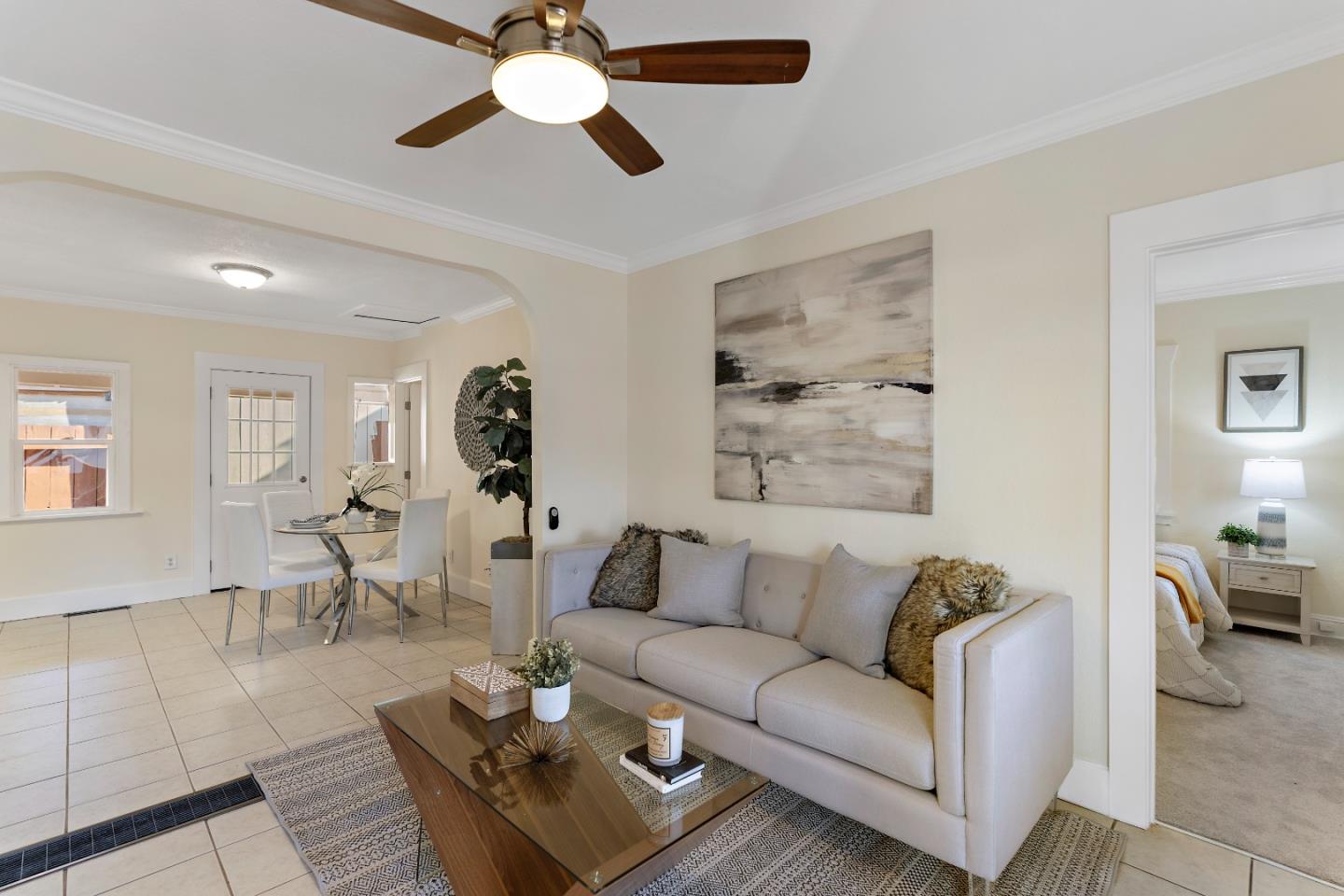 Detail Gallery Image 4 of 23 For 2173 Elliott St, San Jose,  CA 95128 - 4 Beds | 3/1 Baths