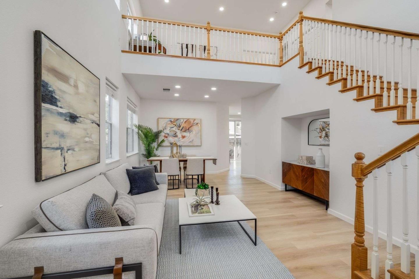 Detail Gallery Image 2 of 49 For 945 Windsor Hills Cir, San Jose,  CA 95123 - 4 Beds | 2/1 Baths
