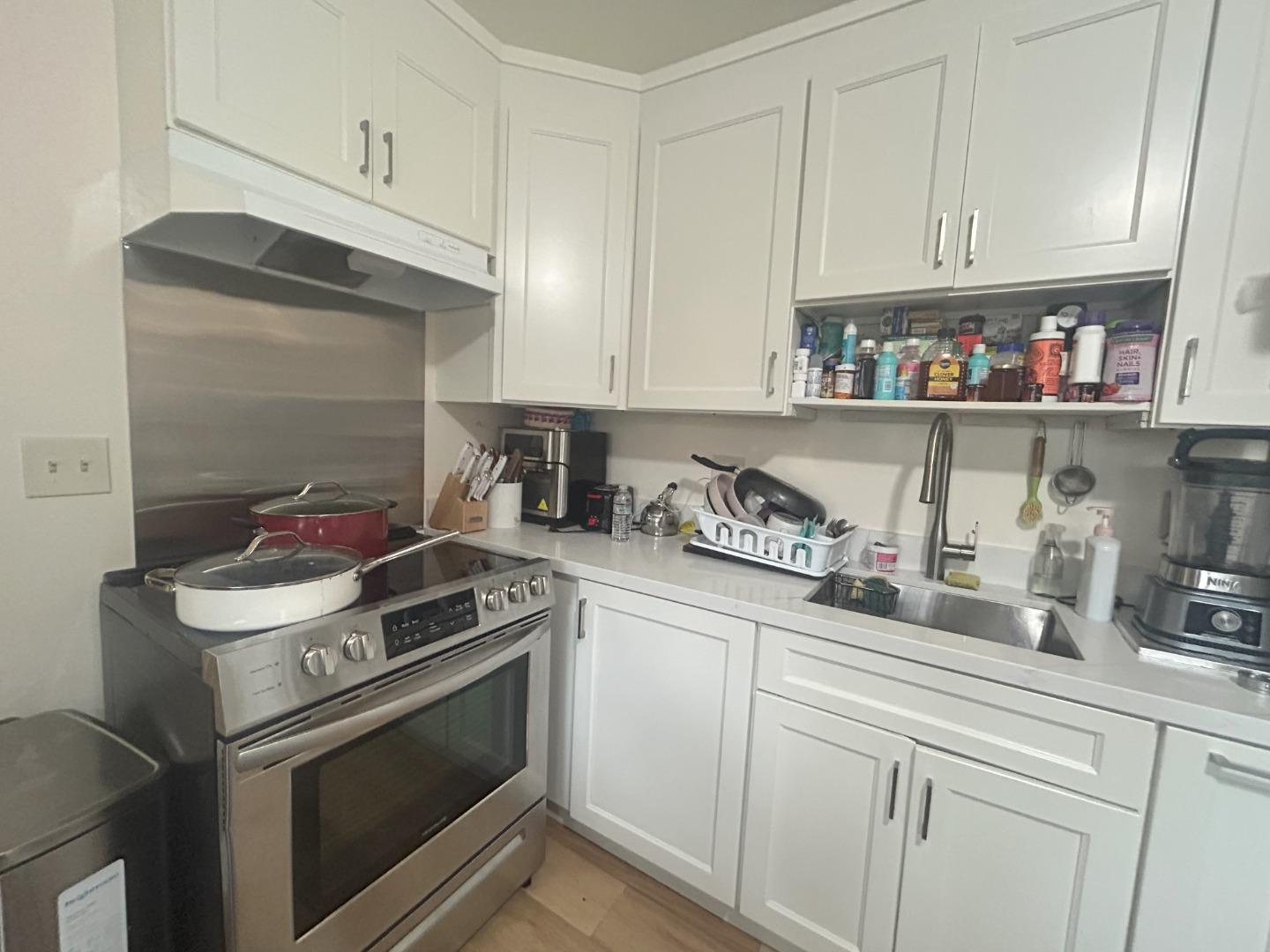 Detail Gallery Image 3 of 9 For 20 Marian Ct, San Rafael,  CA 94901 - – Beds | – Baths