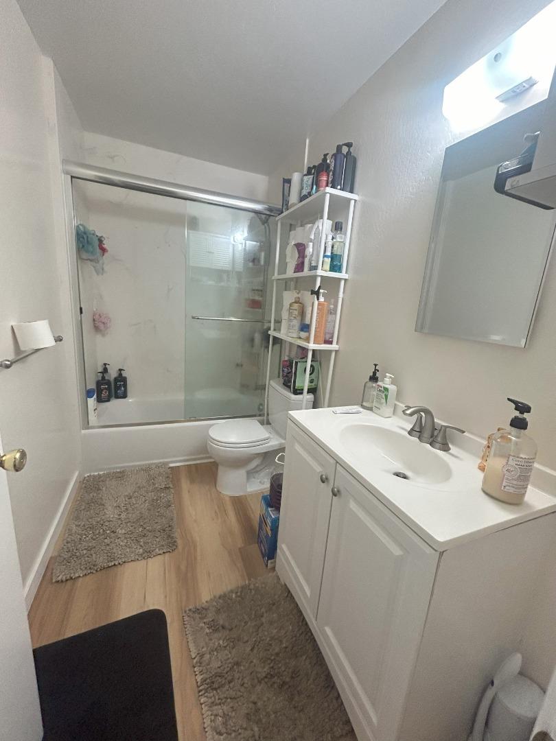 Detail Gallery Image 4 of 9 For 20 Marian Ct, San Rafael,  CA 94901 - – Beds | – Baths