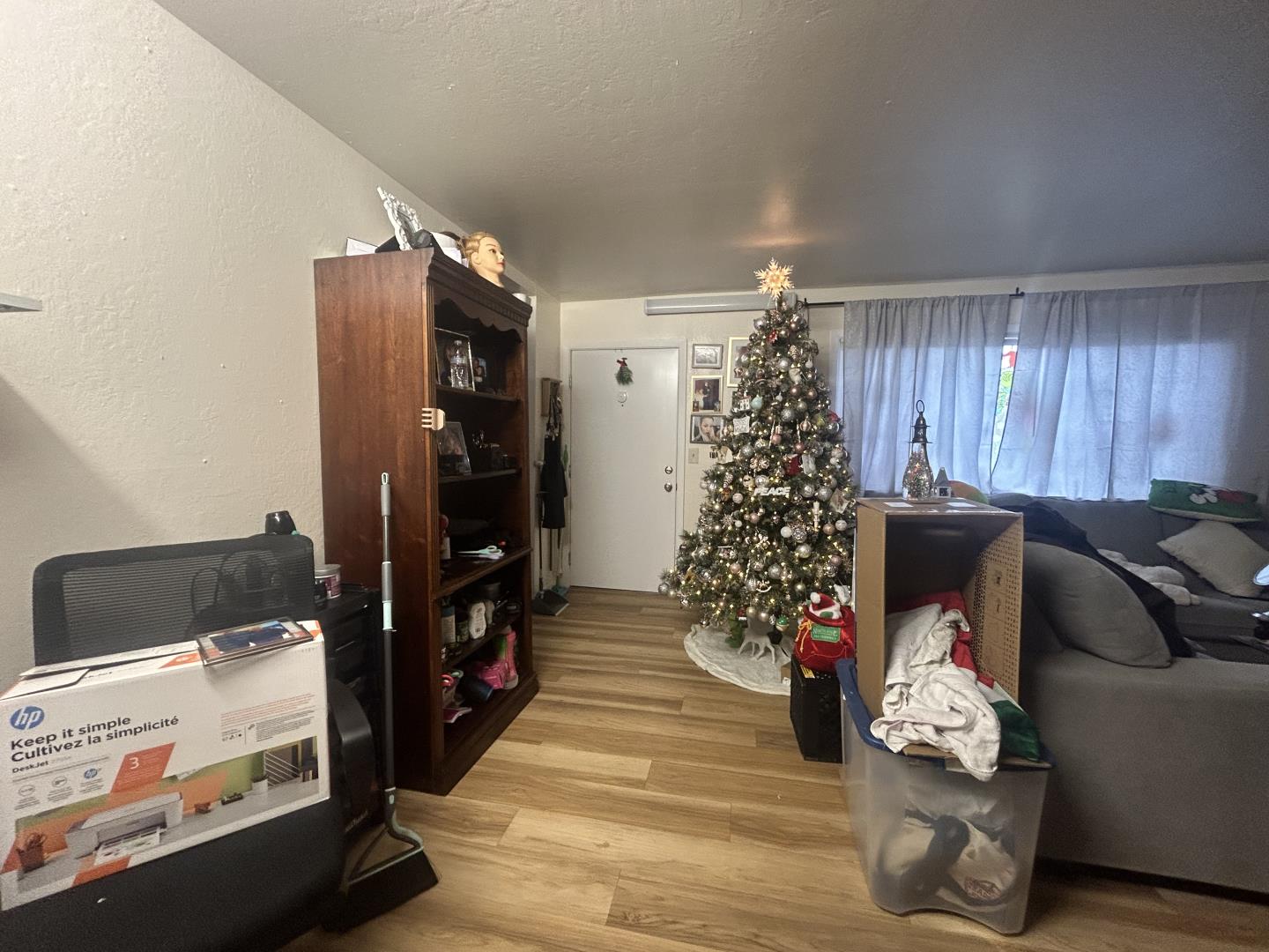 Detail Gallery Image 7 of 9 For 20 Marian Ct, San Rafael,  CA 94901 - – Beds | – Baths