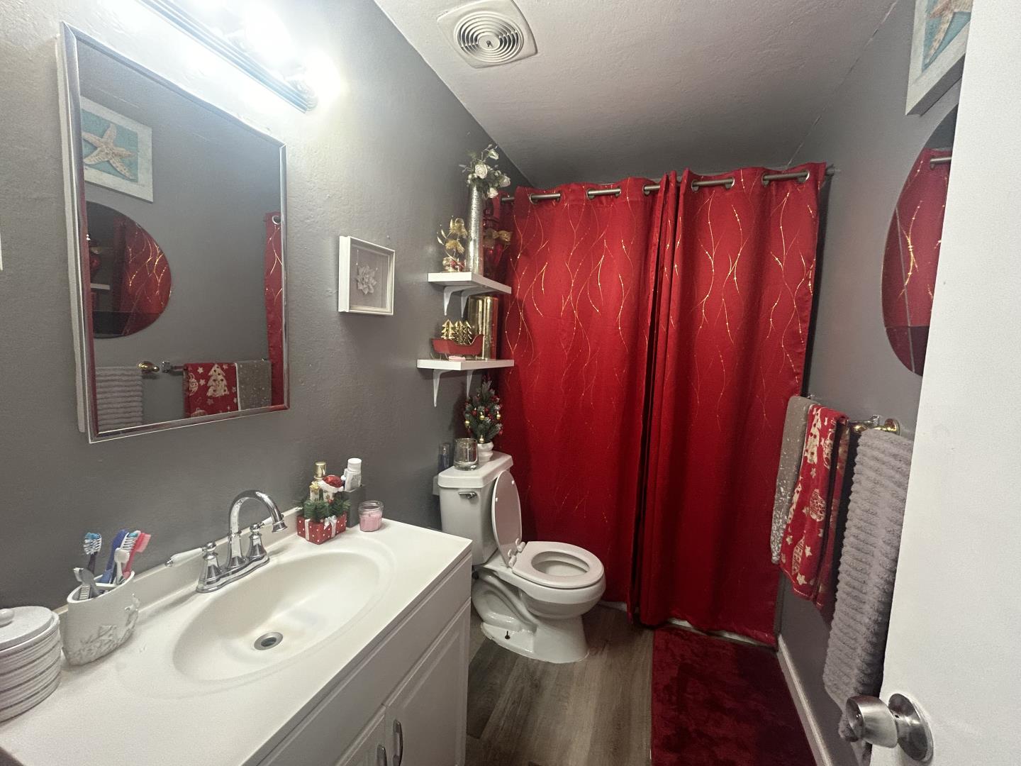 Detail Gallery Image 8 of 9 For 20 Marian Ct, San Rafael,  CA 94901 - – Beds | – Baths
