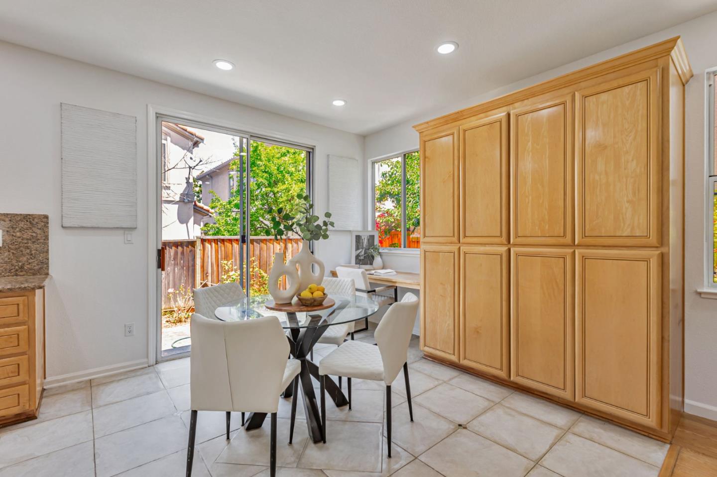 Detail Gallery Image 21 of 44 For 20433 via Palamos, Cupertino,  CA 95014 - 4 Beds | 2/1 Baths