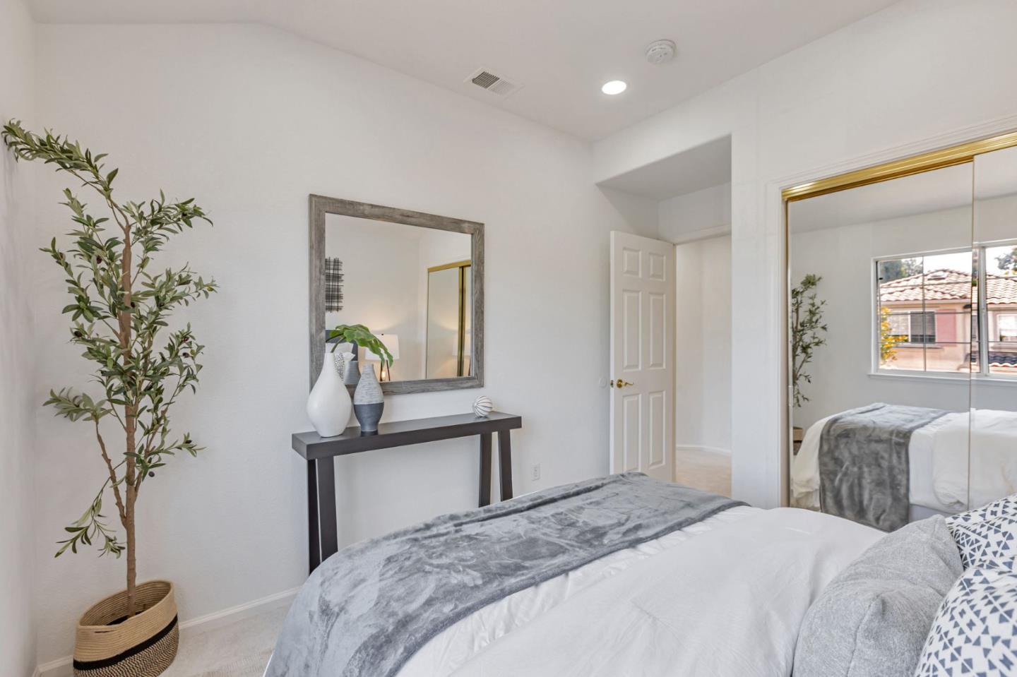 Detail Gallery Image 30 of 44 For 20433 via Palamos, Cupertino,  CA 95014 - 4 Beds | 2/1 Baths