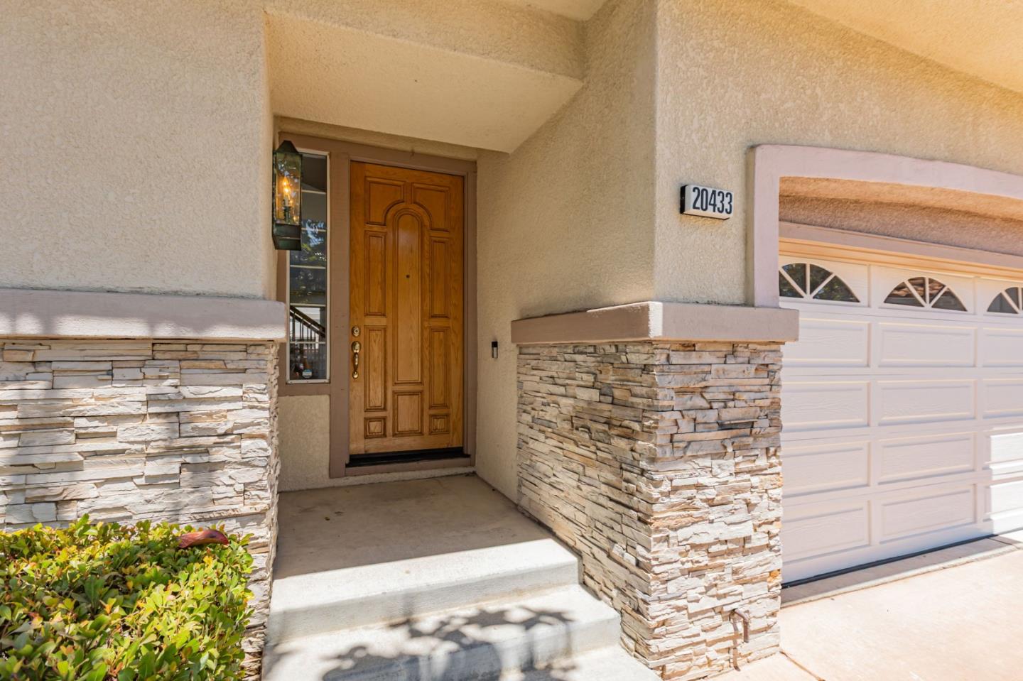 Detail Gallery Image 5 of 44 For 20433 via Palamos, Cupertino,  CA 95014 - 4 Beds | 2/1 Baths