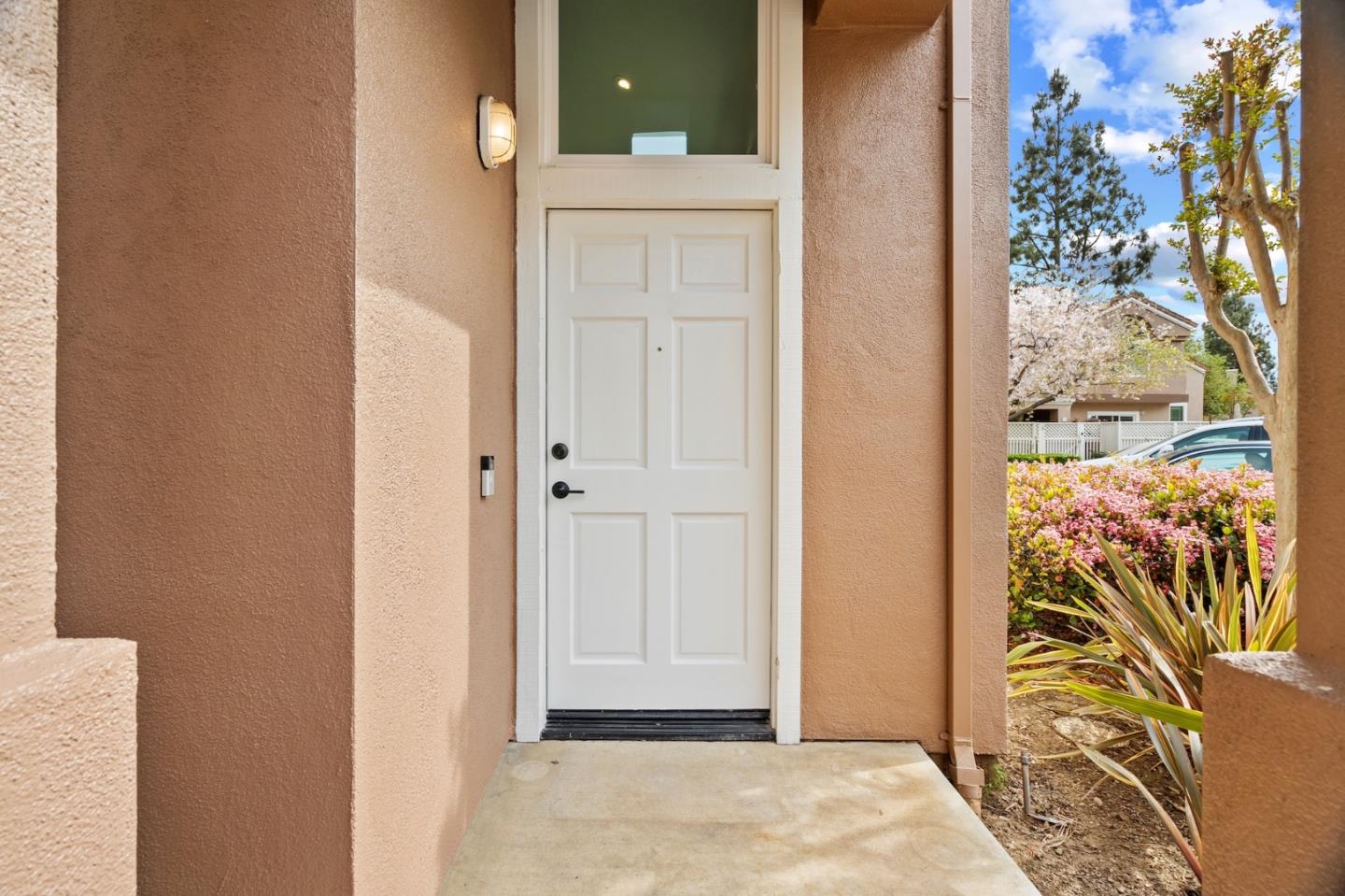 Detail Gallery Image 3 of 44 For 6913 Rodling Dr #D,  San Jose,  CA 95138 - 3 Beds | 3 Baths