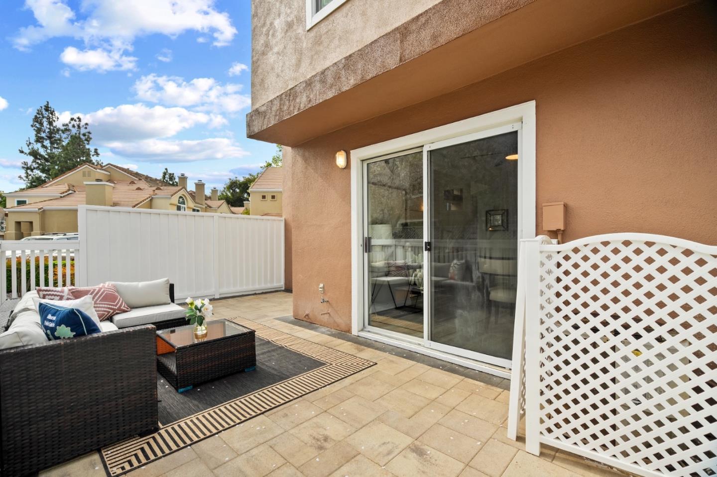 Detail Gallery Image 35 of 44 For 6913 Rodling Dr #D,  San Jose,  CA 95138 - 3 Beds | 3 Baths