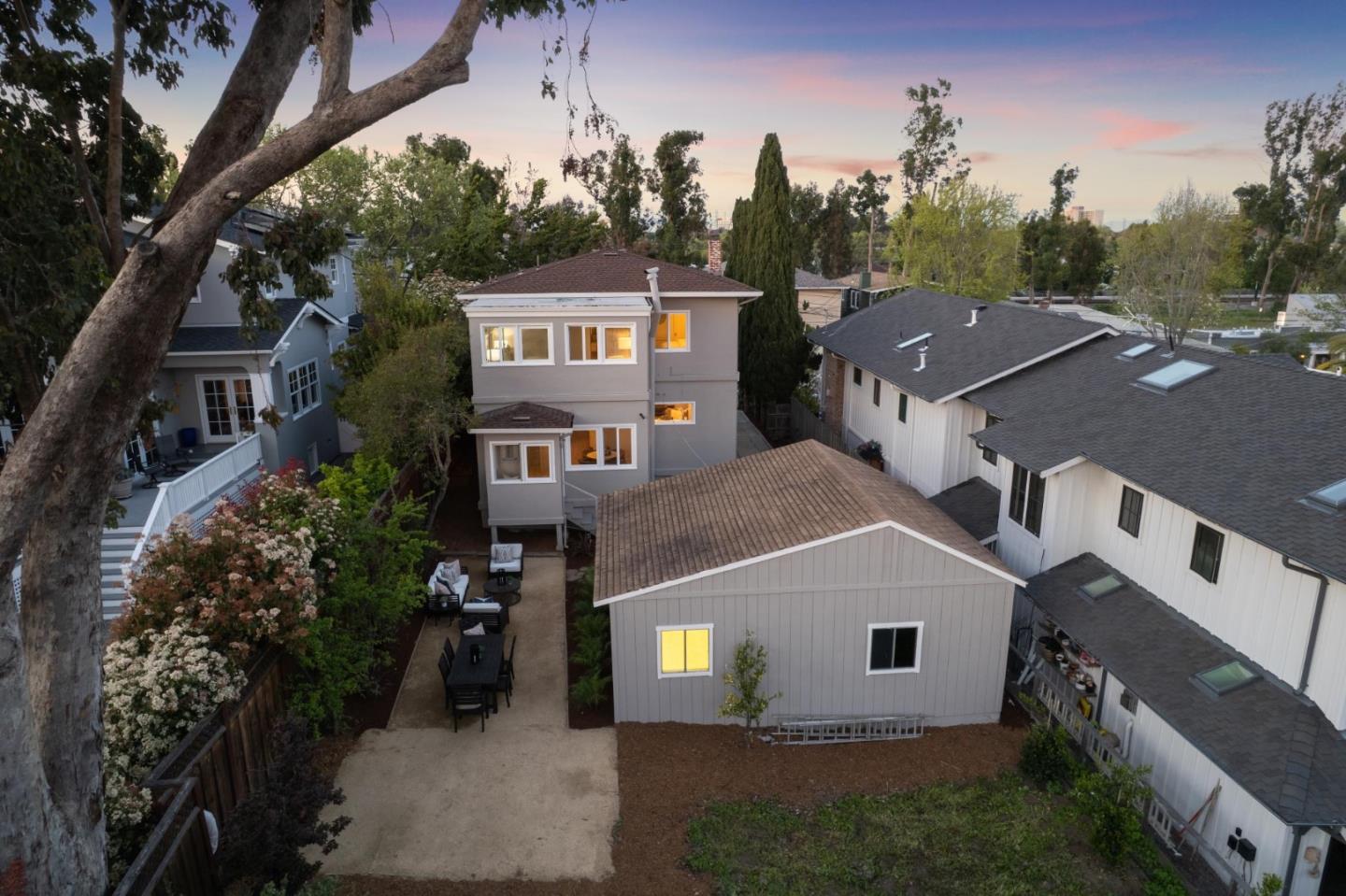 Detail Gallery Image 5 of 99 For 829 Edgehill Dr, Burlingame,  CA 94010 - 3 Beds | 1 Baths