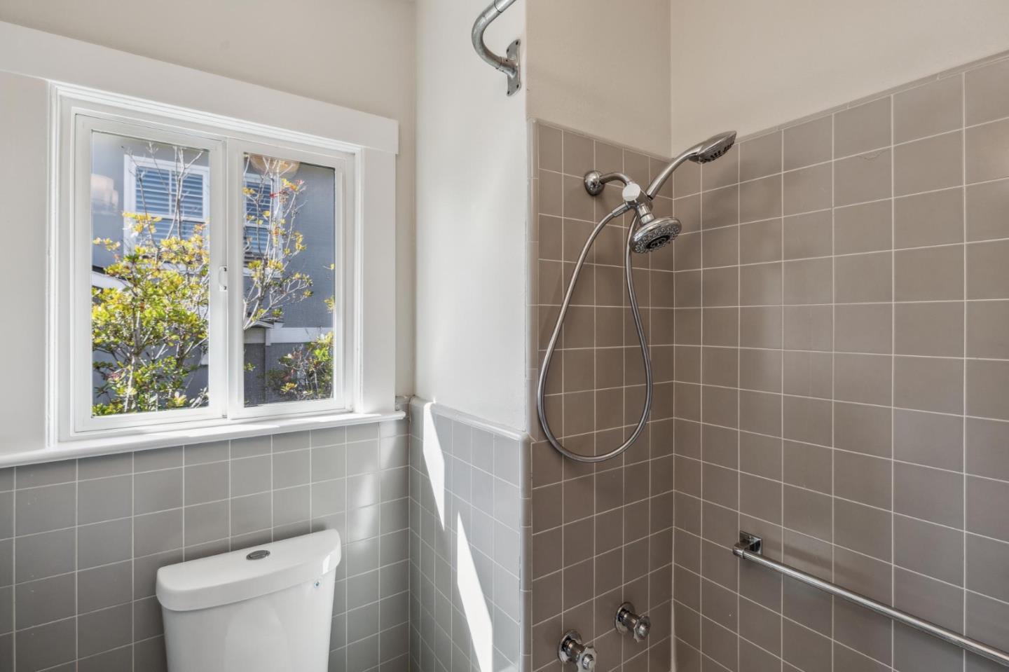 Detail Gallery Image 51 of 99 For 829 Edgehill Dr, Burlingame,  CA 94010 - 3 Beds | 1 Baths