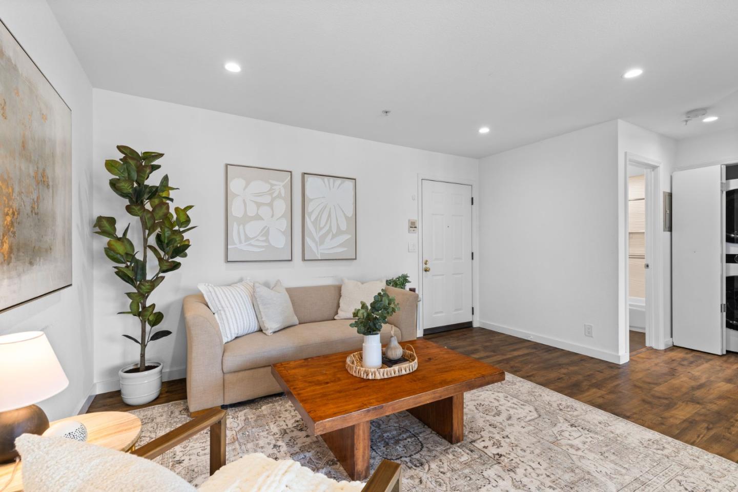 Detail Gallery Image 8 of 38 For 2425 S Norfolk St #208,  San Mateo,  CA 94403 - 2 Beds | 2 Baths