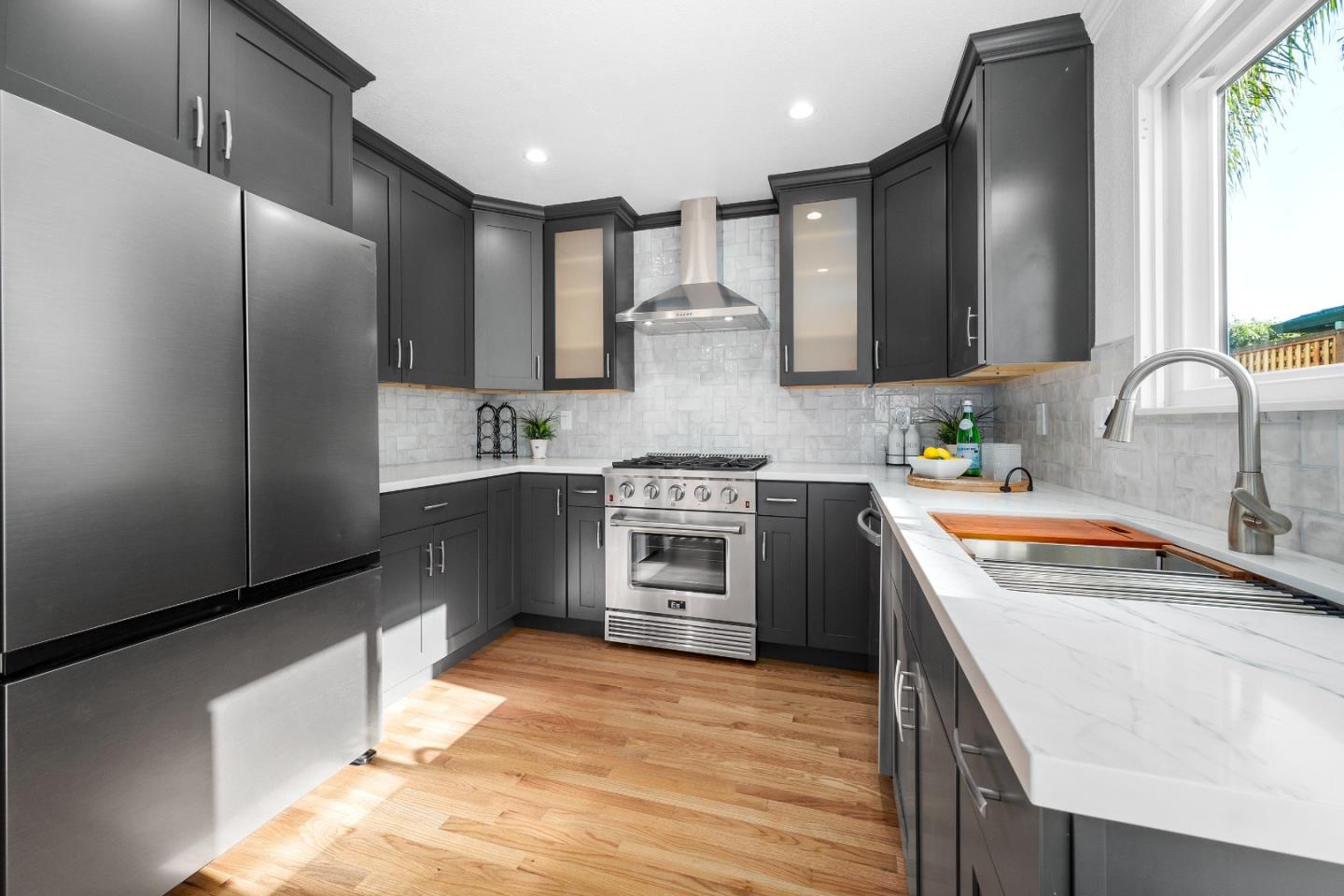Detail Gallery Image 11 of 37 For 1817 Silvana Ln, Santa Cruz,  CA 95062 - 3 Beds | 2/1 Baths