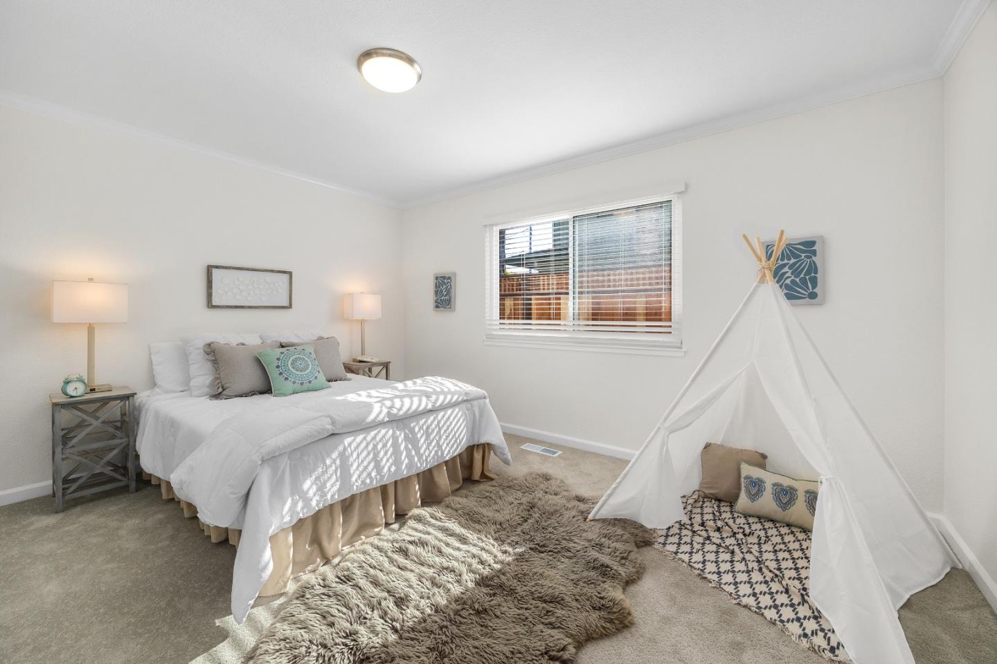 Detail Gallery Image 17 of 37 For 1817 Silvana Ln, Santa Cruz,  CA 95062 - 3 Beds | 2/1 Baths