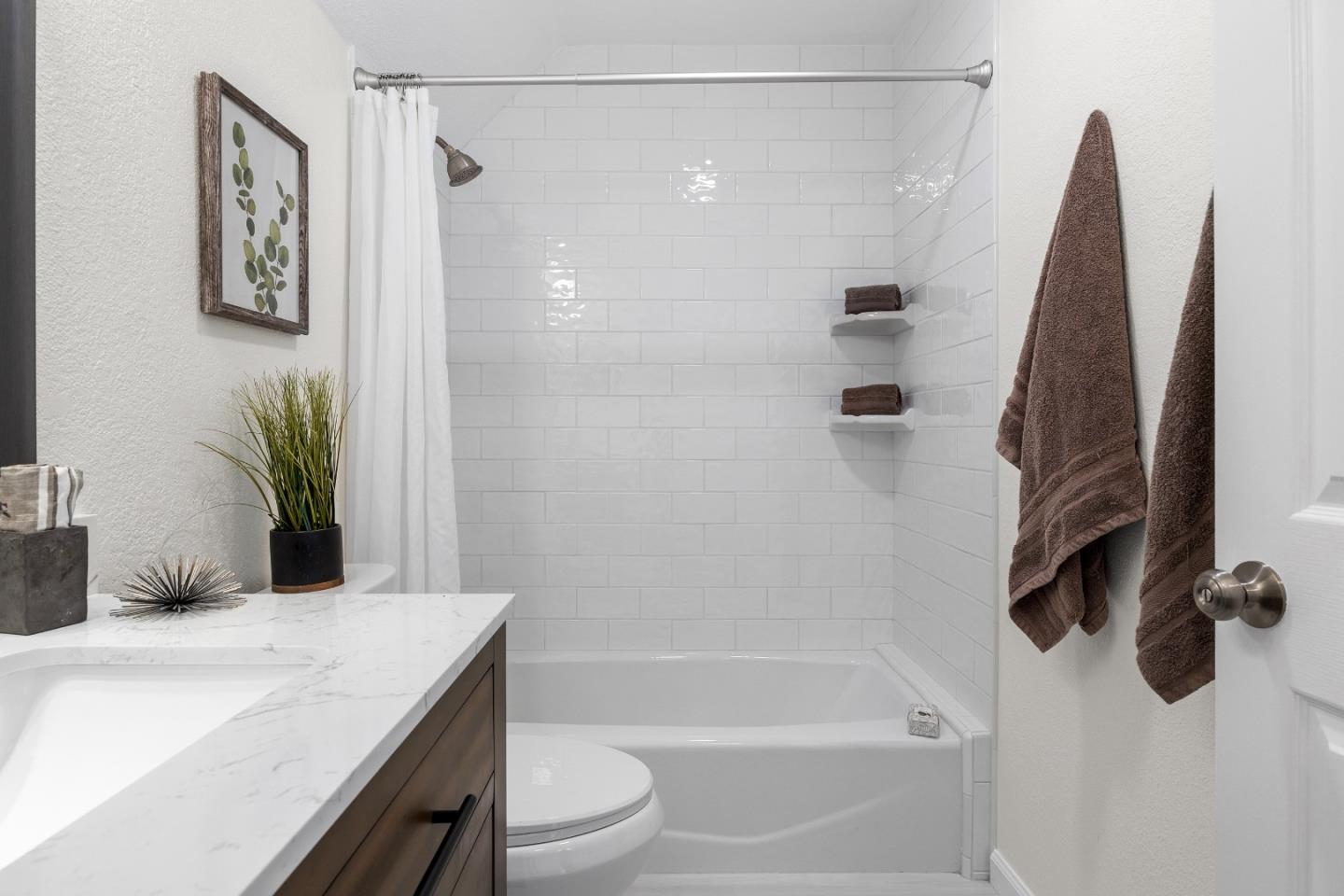 Detail Gallery Image 19 of 37 For 1817 Silvana Ln, Santa Cruz,  CA 95062 - 3 Beds | 2/1 Baths