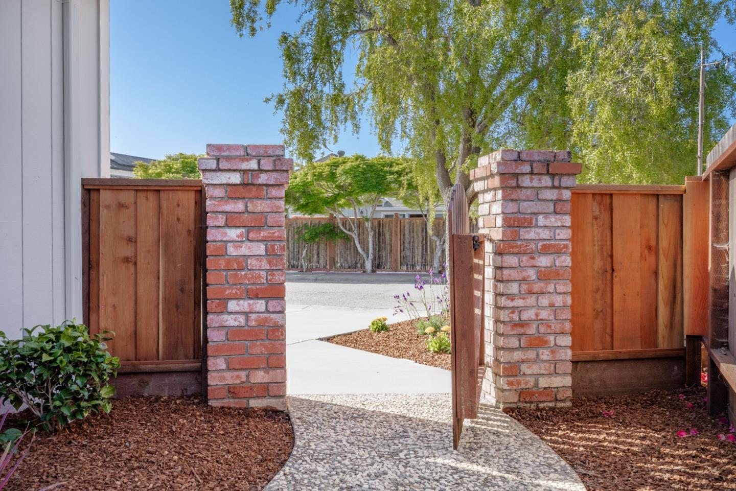 Detail Gallery Image 30 of 37 For 1817 Silvana Ln, Santa Cruz,  CA 95062 - 3 Beds | 2/1 Baths