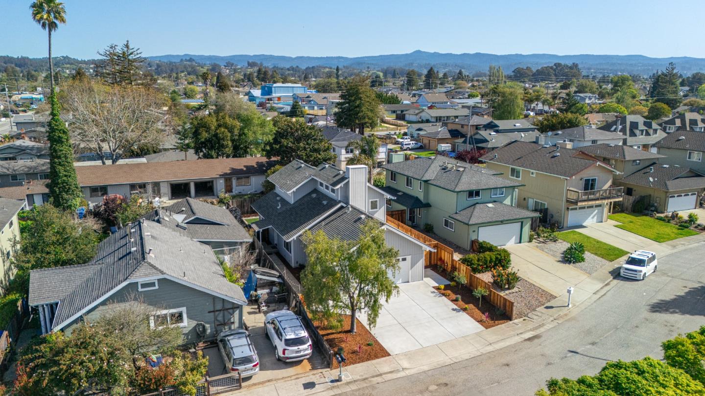 Detail Gallery Image 37 of 37 For 1817 Silvana Ln, Santa Cruz,  CA 95062 - 3 Beds | 2/1 Baths