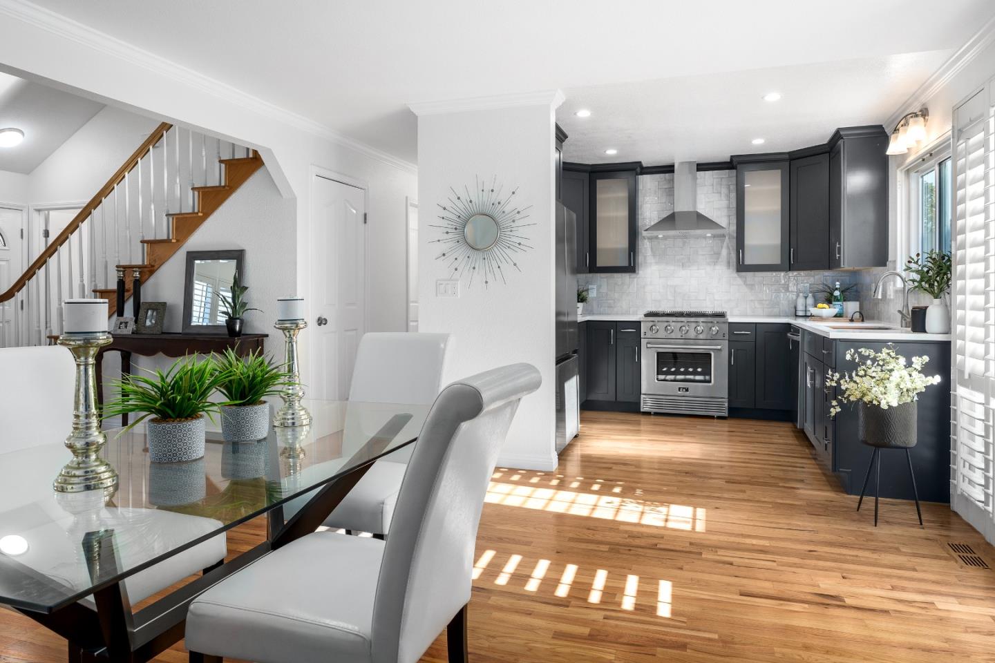 Detail Gallery Image 7 of 37 For 1817 Silvana Ln, Santa Cruz,  CA 95062 - 3 Beds | 2/1 Baths