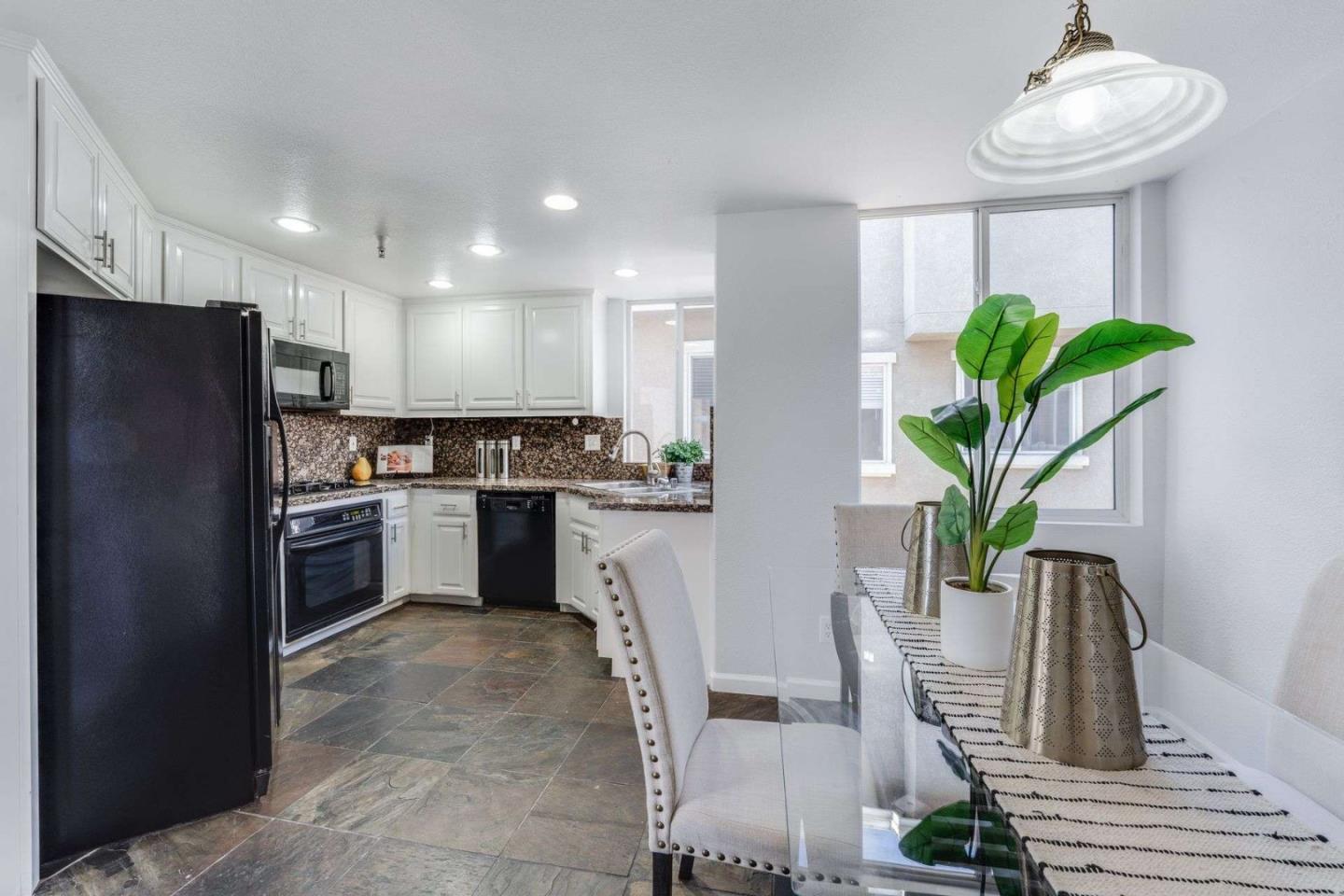 Detail Gallery Image 11 of 34 For 478 Marble Arch Ave, San Jose,  CA 95136 - 3 Beds | 2/1 Baths