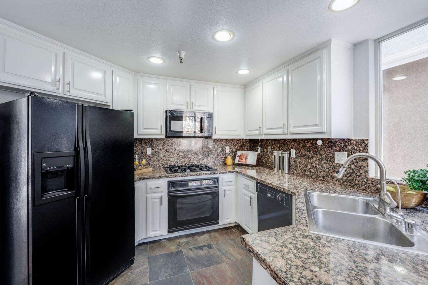 Detail Gallery Image 12 of 34 For 478 Marble Arch Ave, San Jose,  CA 95136 - 3 Beds | 2/1 Baths