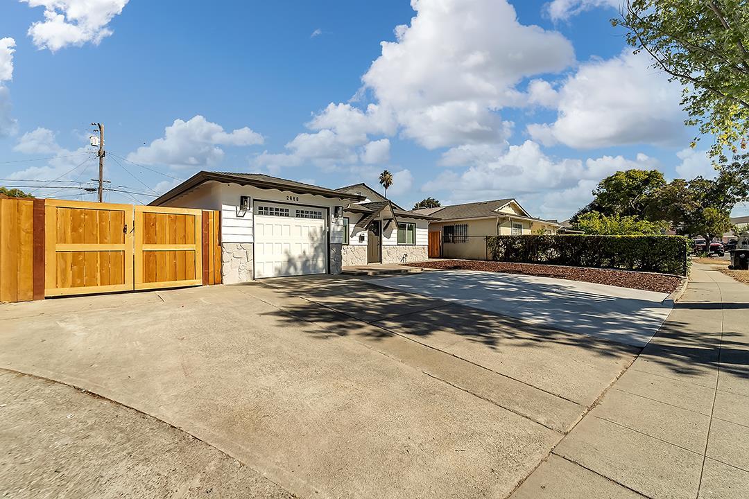 Detail Gallery Image 2 of 23 For 2668 Mozart Ave, San Jose,  CA 95122 - 4 Beds | 2 Baths