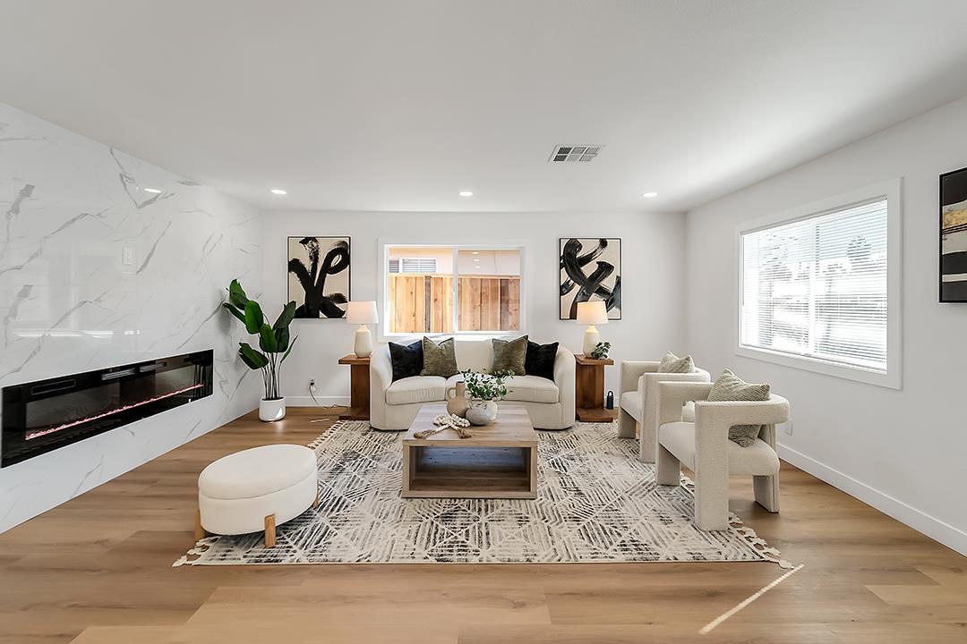 Detail Gallery Image 4 of 23 For 2668 Mozart Ave, San Jose,  CA 95122 - 4 Beds | 2 Baths