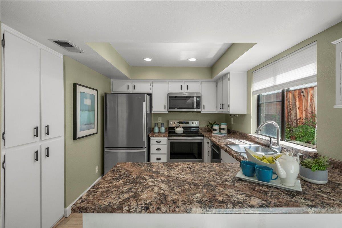 Detail Gallery Image 12 of 37 For 478 N Winchester Blvd #7,  Santa Clara,  CA 95050 - 2 Beds | 2 Baths